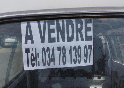 Vends Mazda Diesel - 3/3
