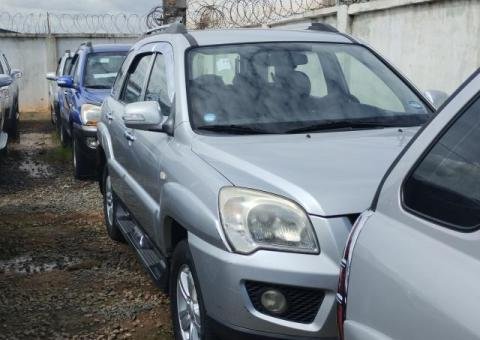 KIA SPORTAGE II (2009) - À DÉBATTRE - 3/3